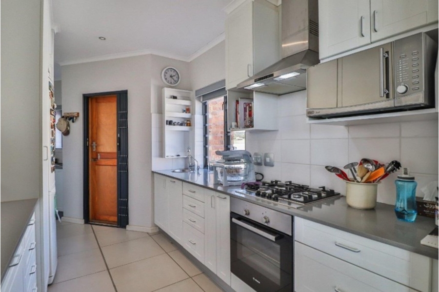 3 Bedroom Property for Sale in Fraaiuitsig Western Cape